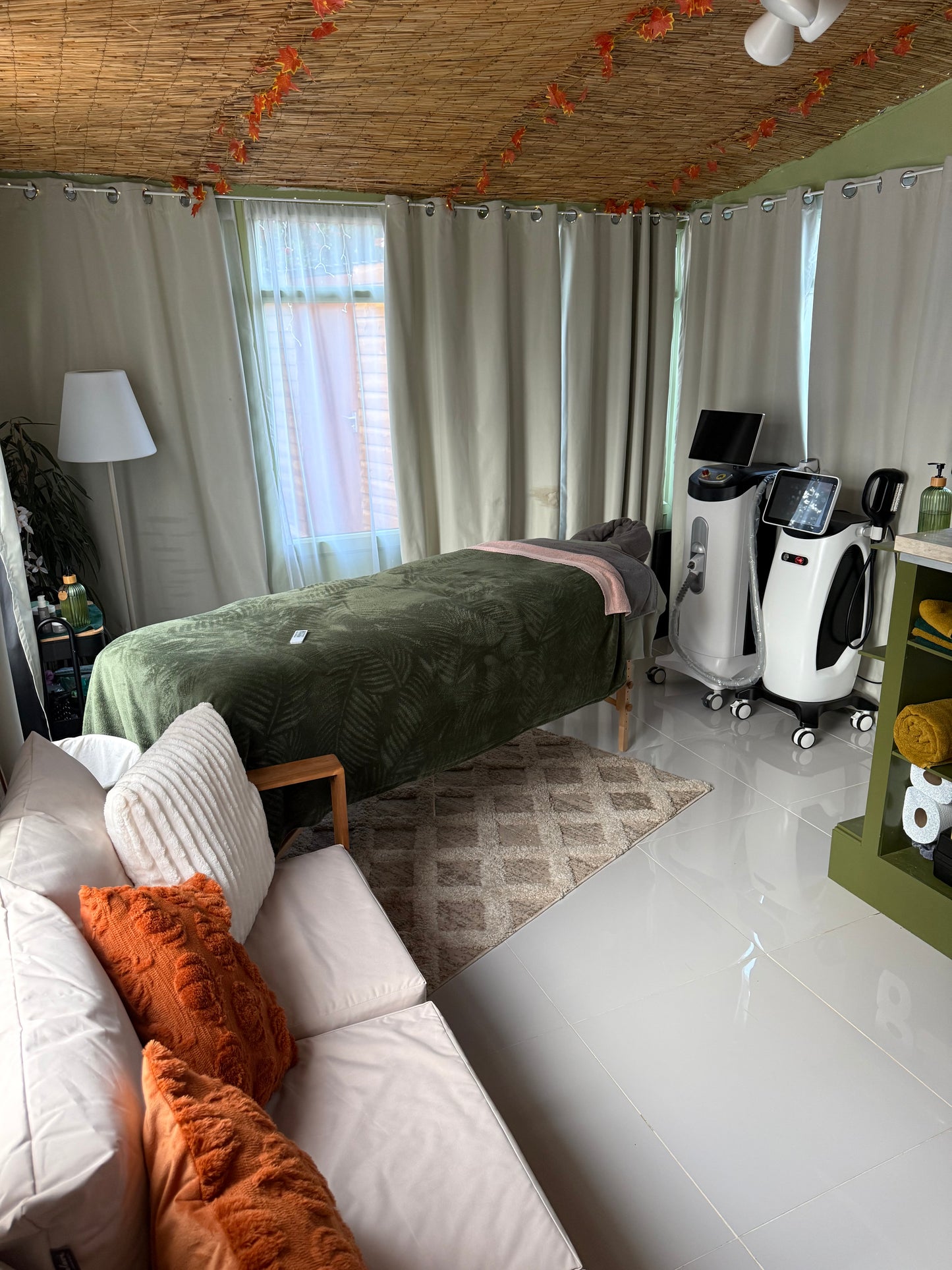 Relaxing massage 60 min Treatment