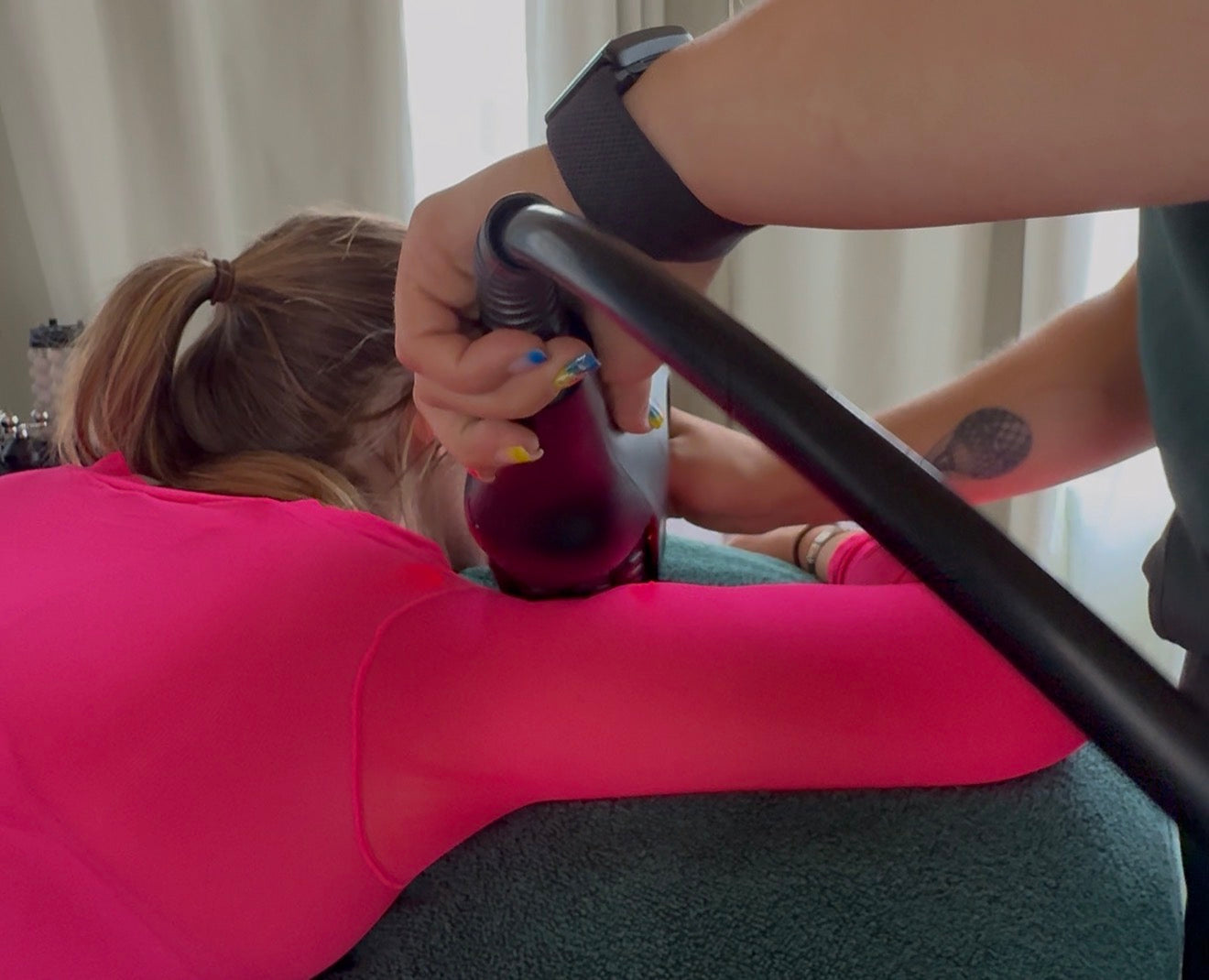 Body sculpting for tummy and arms, massage nuneaton, that uses micro vibration and compression technology to reduce cellulite, improve circulation, and tone muscles