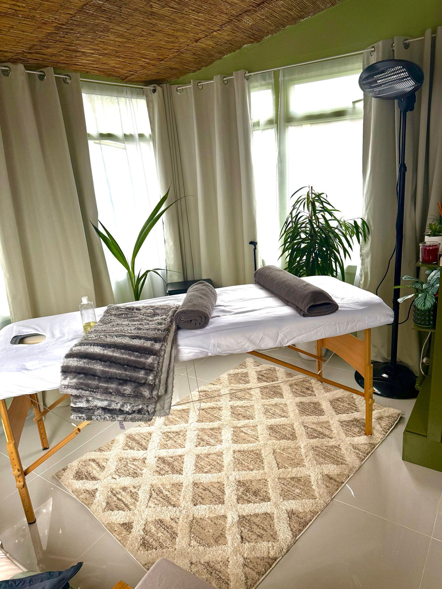 Relaxing massage Treatment - Nuneaton